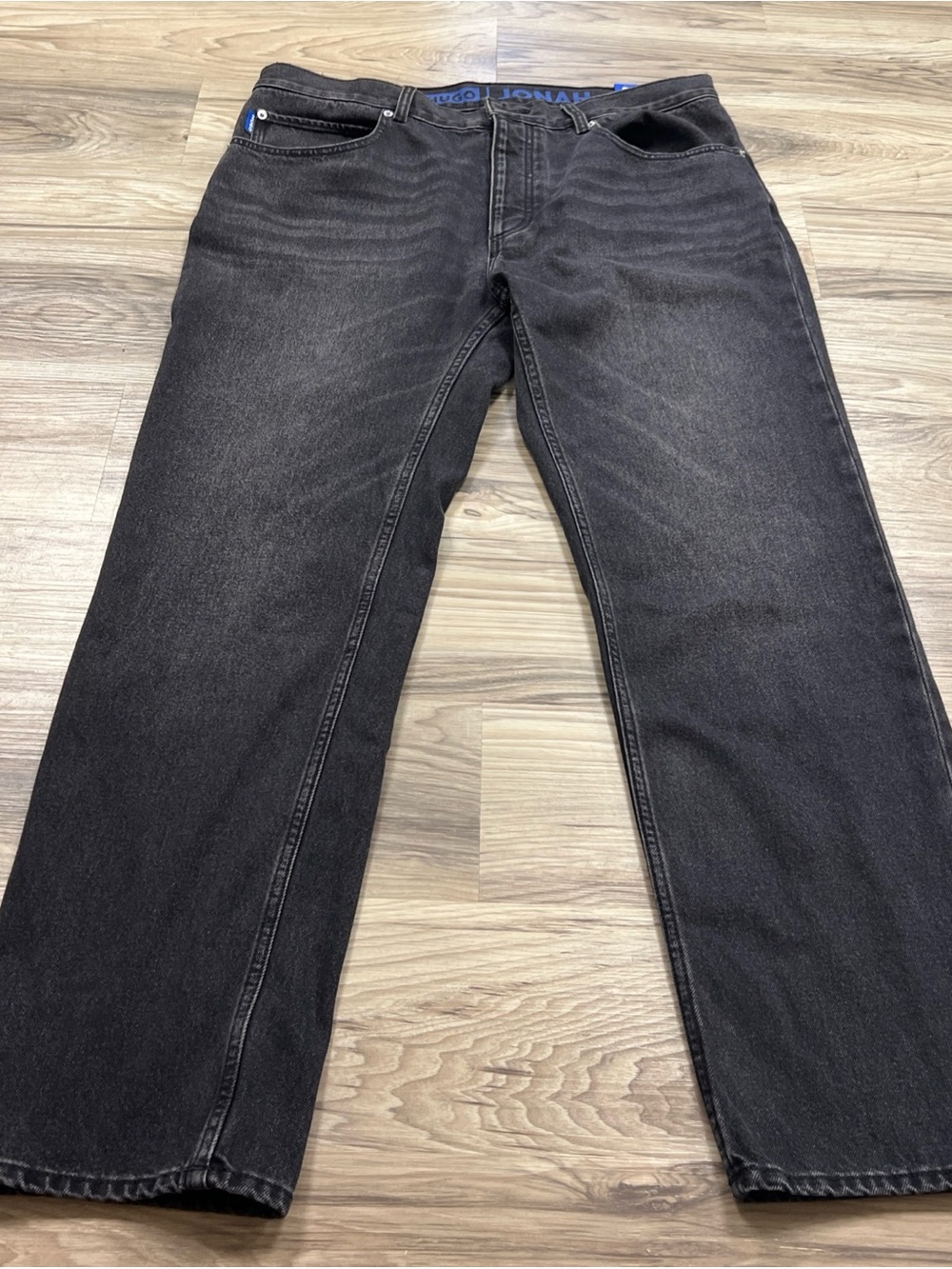 HUGO Boss Jeans Jonah Straight Fit Black Denim Button Fly Mens 36x32 NWT